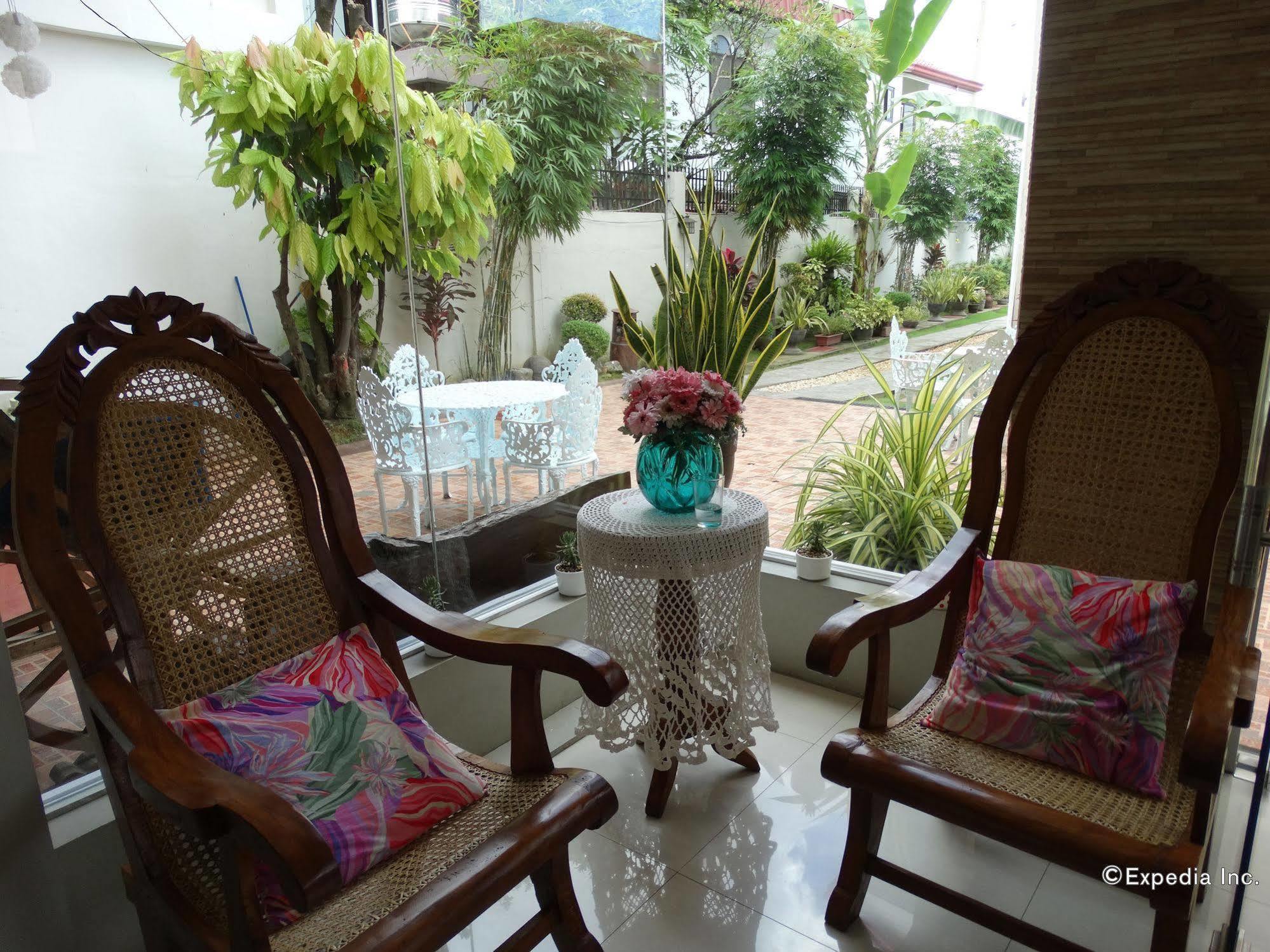 Harbour Gardens Tourist Inn Tagbilaran Extérieur photo