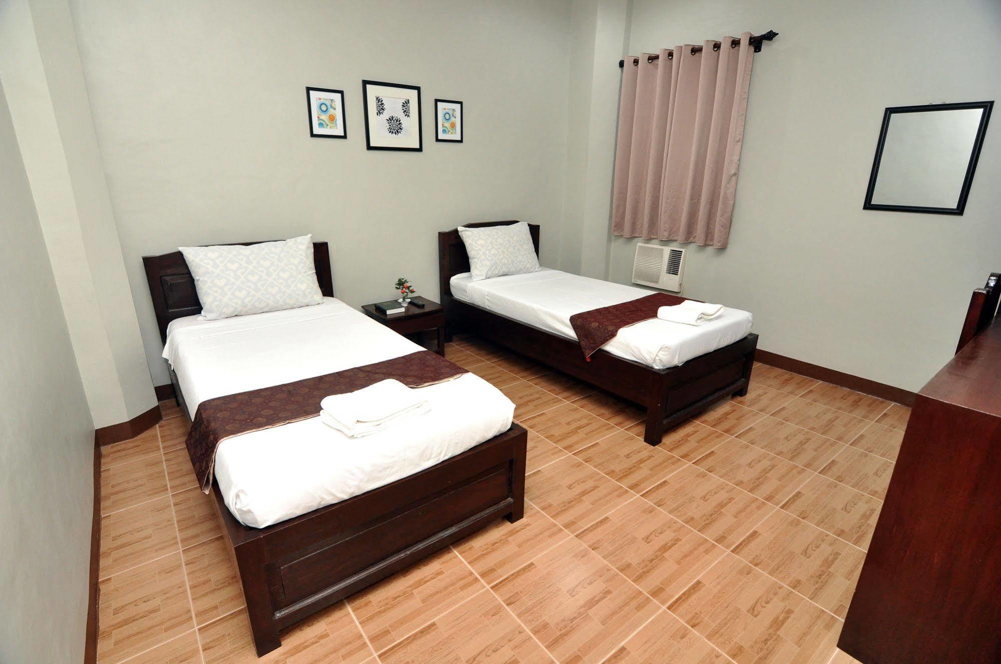 Harbour Gardens Tourist Inn Tagbilaran Extérieur photo